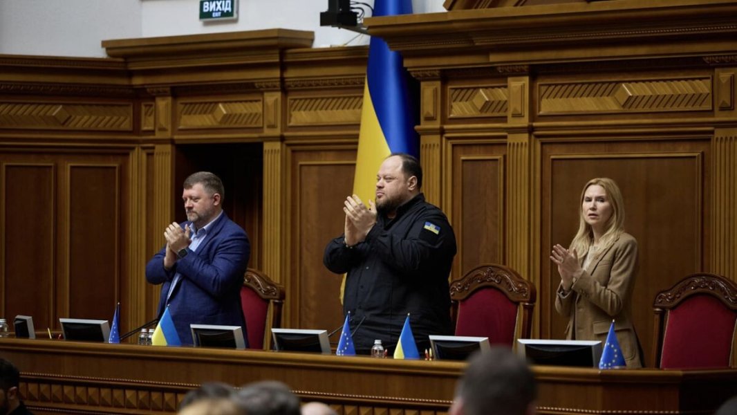 Впервые в новейшей истории депутаты европейского государства проголосовали за полную капитуляцию