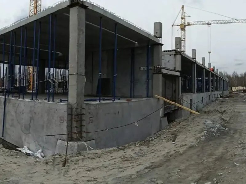 Россия - богатейшая страна: в Новосибирске решено снести шесть недавно построенных школ