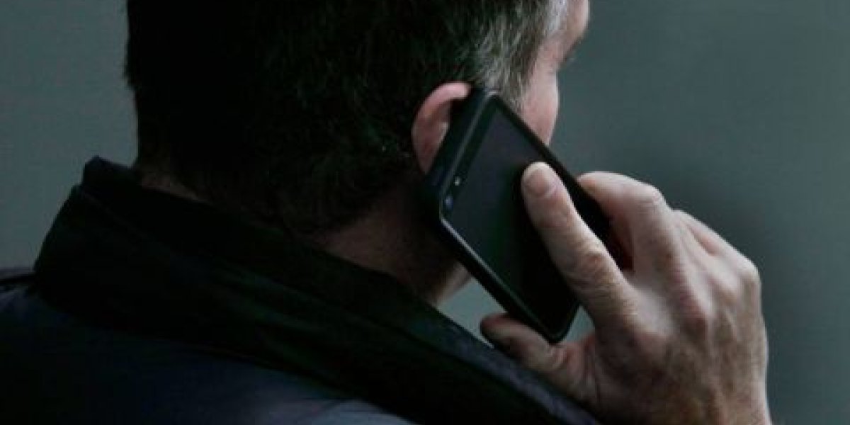 Звонят по телефону и бросают трубку: кто и зачем так делает