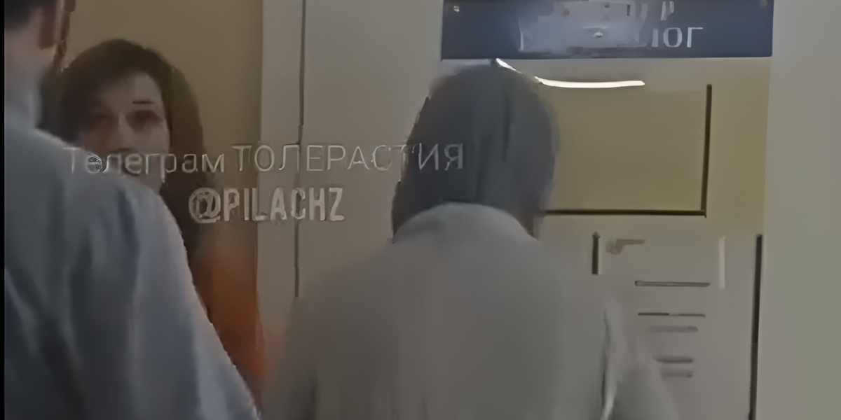 "Поназавезли": Мигрантка припёрлась в больницу как себе домой и пыталась пройти без очереди. На её пути встала русская женщина