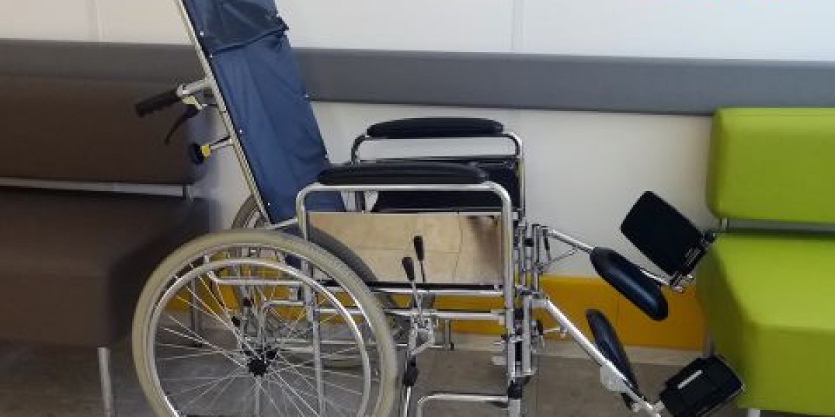 Полоса препятствий  подстерегает маломобильных пациентов в поликлинике Владивостока