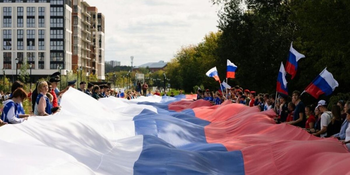«Россия перестала быть великой. Мы затмим ее»: кто грубит и заражает Трампа русофобией?