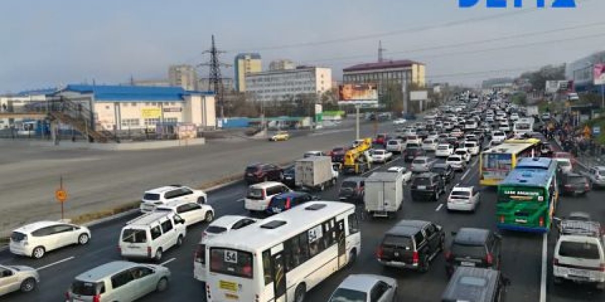 Восьмибалльные пятничные заторы вернулись во Владивосток
