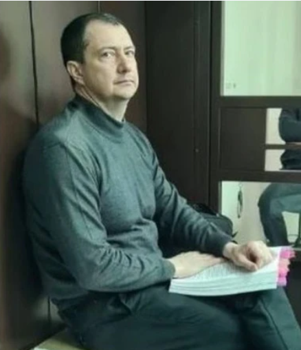 Метался за стеклом как раненый зверь: "золотой гаишник" Ставрополья, чуть не упал в обморок услышав приговор. Финал нашумевшей истории