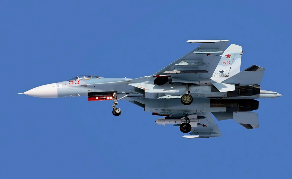 Ровно 40 лет назад вошел в строй ВВС СССР Су-27, один из самых красивых самолётов в истории. Возможно ли ныне его "второе рождение"?