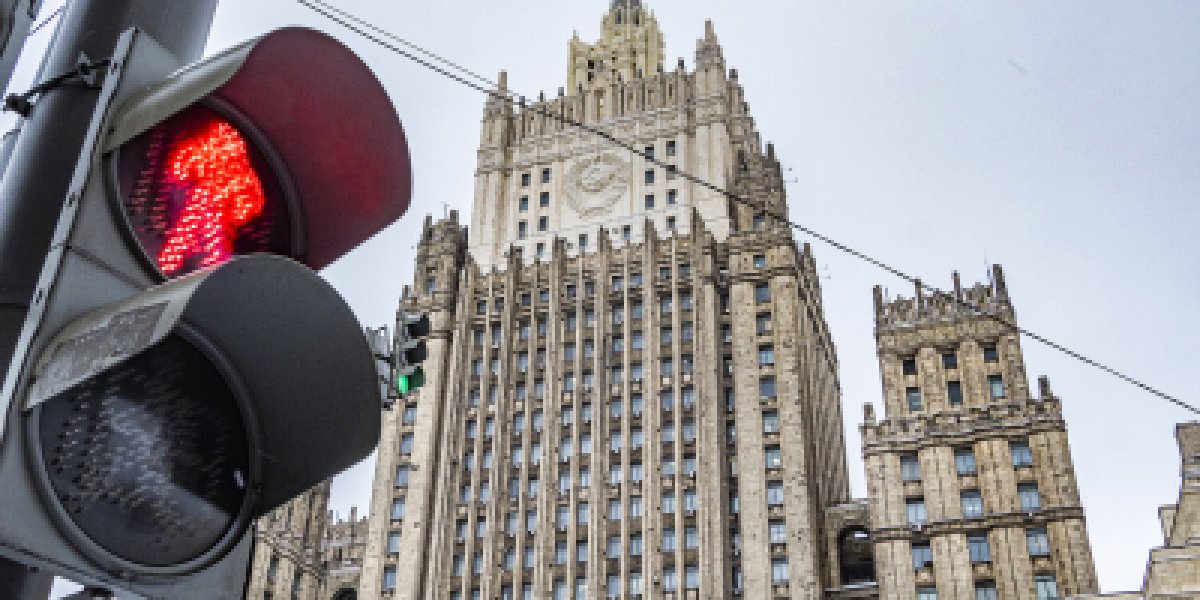 «Не миропорядок, а хаос полный». МИД РФ решительно осудил удары США по Ирану