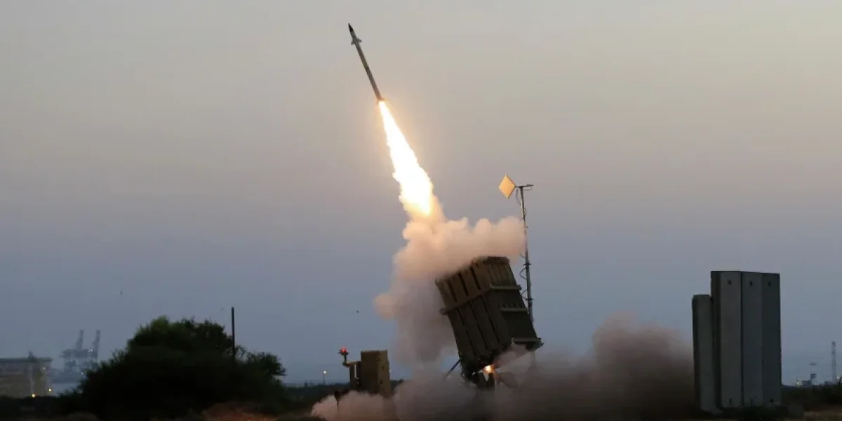 Израиль и Иран продолжают обмениваться мощными ракетными ударами: свежие данные о конфликте на 15.06.2025