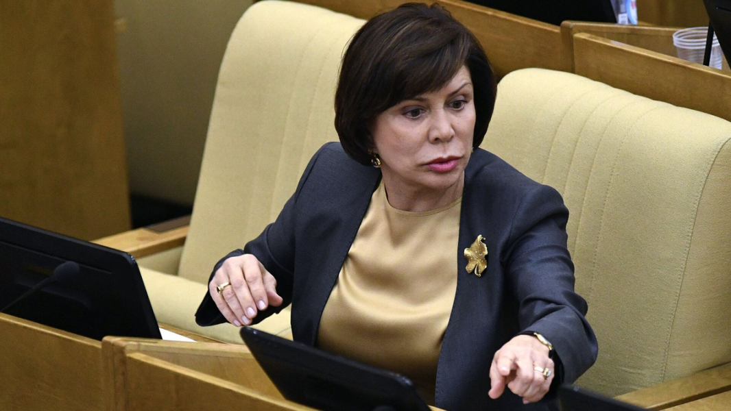 "Сидит, хлопает глазами и не понимает, что происходит": Ирине Родниной жестко ответили на её ехидные замечания о пенсиях.