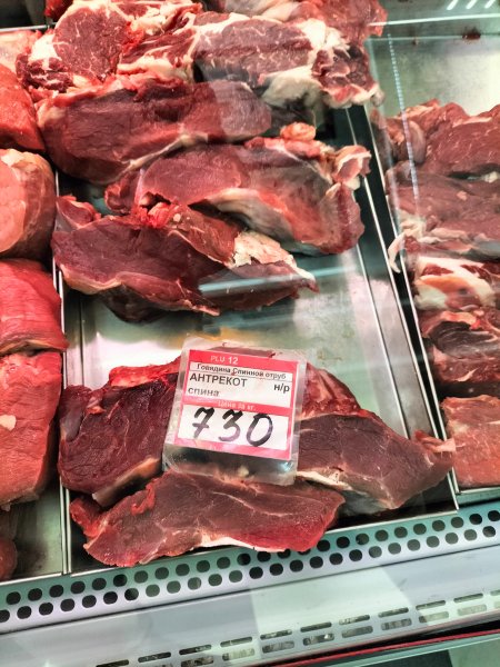 В Крыму снизились цены на некоторые продукты в 2025 году? Фото ценников говорит обратное