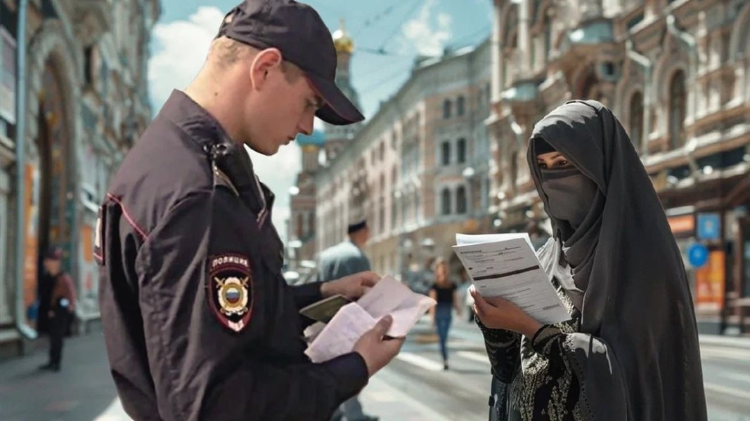 "Мигранты купят почти любого в полиции, повышение зарплат уже не поможет, система прогнила": Опер сказал о катастрофе в МВД