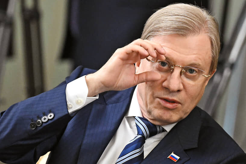 Савельев и Мантуров опять мечтают о покупке боингов и эйрбасов