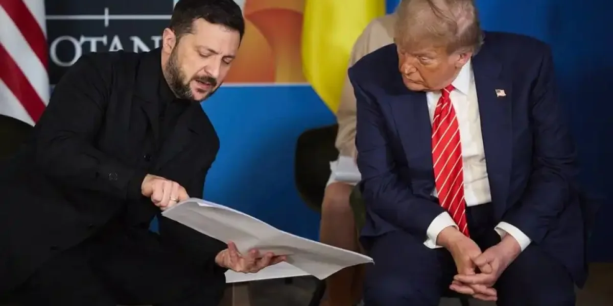 Зеленский показал Трампу помятые бумажки: вот что на них было