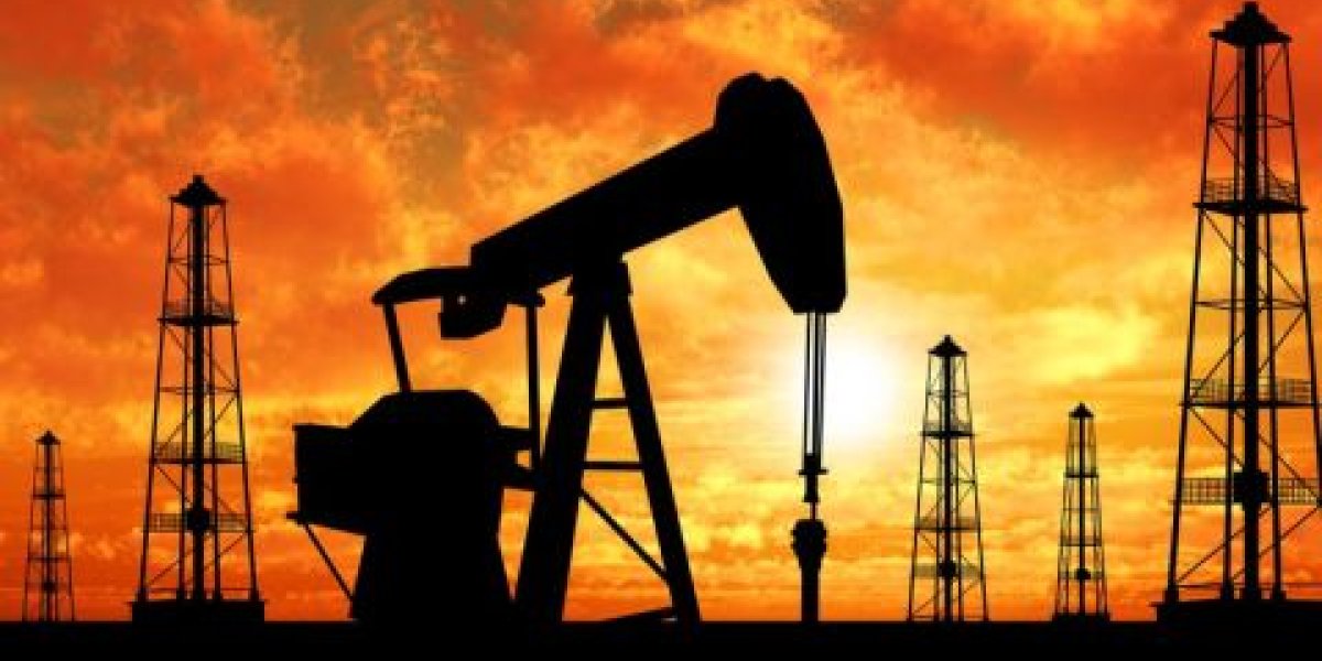 Нефть под контролем: Новак исключил угрозу поставкам на фоне ближневосточного кризиса