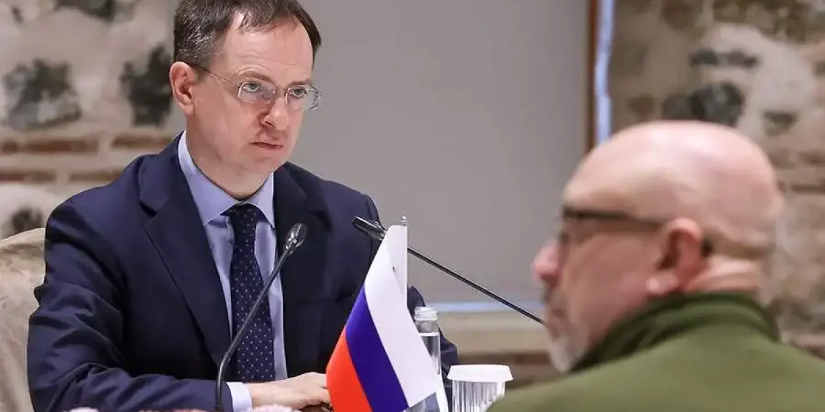 Одесса в огне: Понятно, что скрывал "недобрый взгляд" Мединского на переговорах
