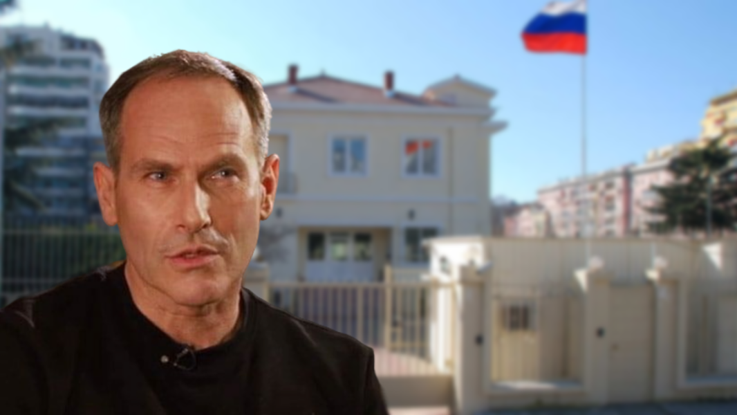 Михаил Шац* спрятался от бед в консульстве России