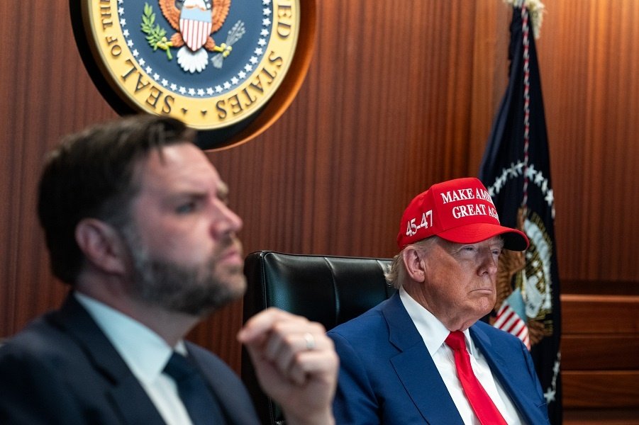 Трамп изменил свой статус, такого мы еще не знали