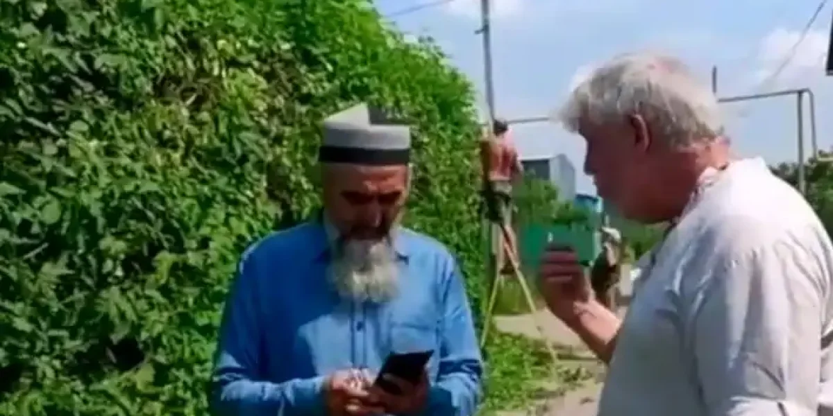 "Вас пустили добрые русские": Гражданину Таджикистана в лицо высказали то, чего он не ожидал услышать