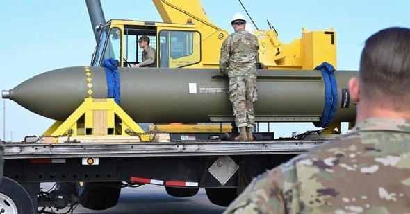 Мимо цели: американцы отбомбились по Ирану своим самым мощным неядерным оружием