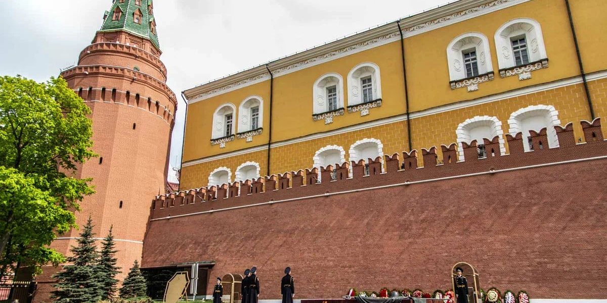 EAT: ответ Кремля на провокации Eвросоюза будет фатальным для НАТО