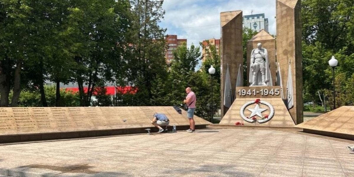 Они не ожидали что так все воспримут их футбол у обелиска и лезгинку у Вечного огня