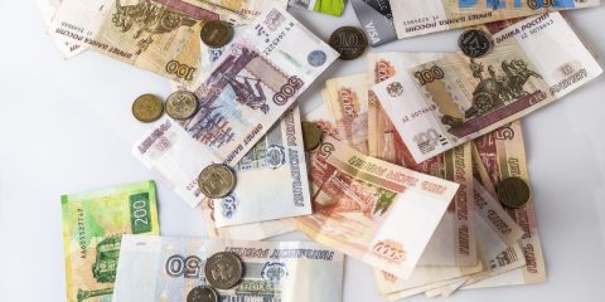 «Деньги превратят в труху»: каким россиянам могут «обнулить» сбережения
