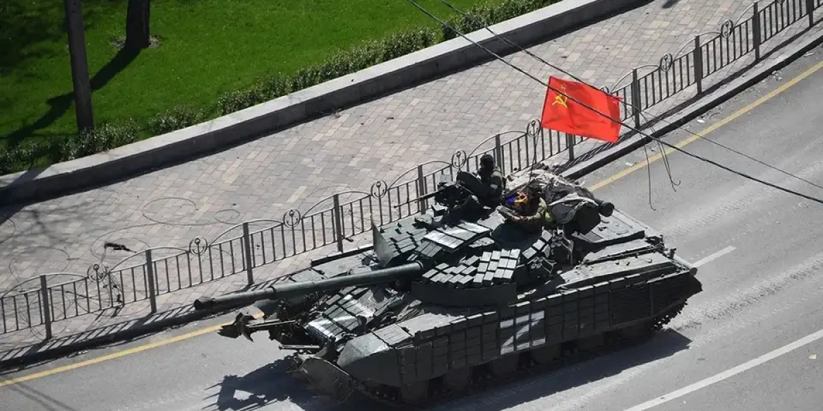 Российские танкисты едут по Днепропетровщине, украинские родители пишут в Россию с просьбой забрать их бойцов в плен