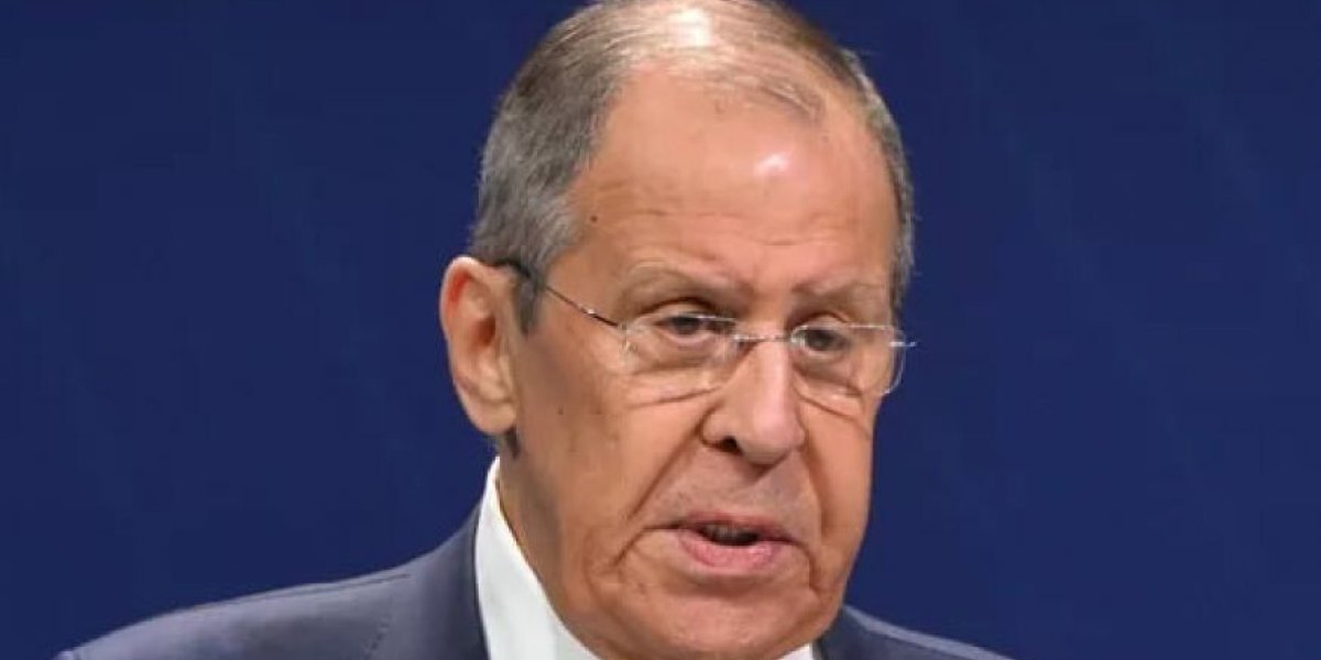 «Немецкие нацисты сжигали евреев, а украинские — русских»: Лавров жестко ответил Мерцам и Макронам