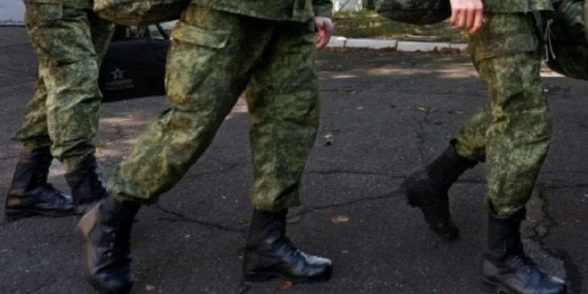 В ДНР таксист помог поймать троих дезертиров