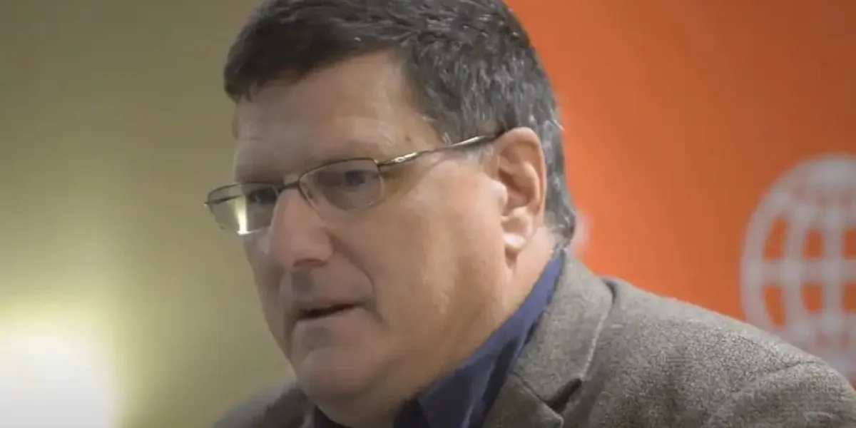 «США просто сдались России»: американский разведчик Риттер раскрыл, почему Трамп вдруг лишил Украину оружия