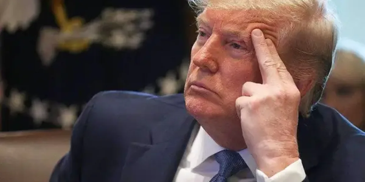 Экономист по полочкам разложила, как 100% пошлины ударят по самим же США. Вот Трамп и тянет