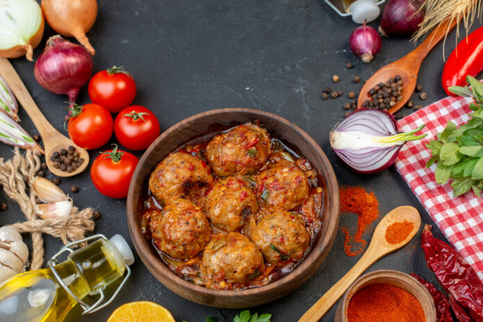 Вкусные тефтели из детства с секретиком: 40 минут — и ужин готов сам — никакого стояния у плиты часами