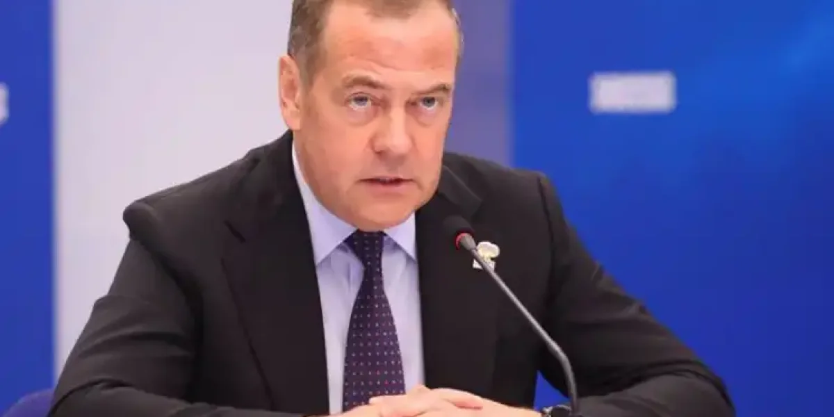 Займись Америкой, дедуля: Медведев кратко объяснил, когда Россия завершит переговоры с Украиной
