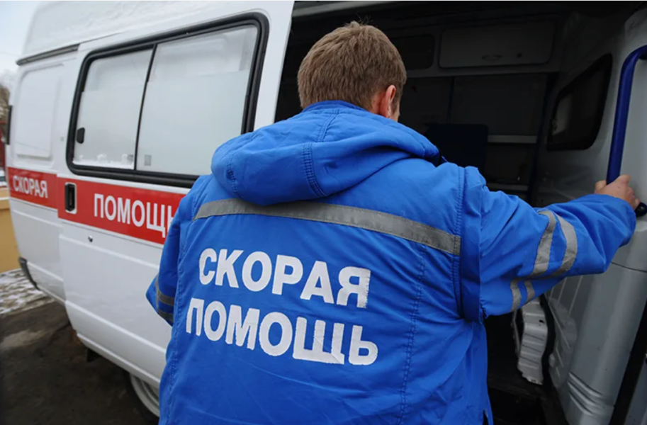 «Спрашивать такое у моей жены - харам!»: фельдшер скорой помощи вынужден был отбиваться табуреткой от разъярённого бородача.