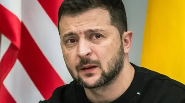 Меркурис: Зеленский устраивает все действующие силы на Украине и потому жив
