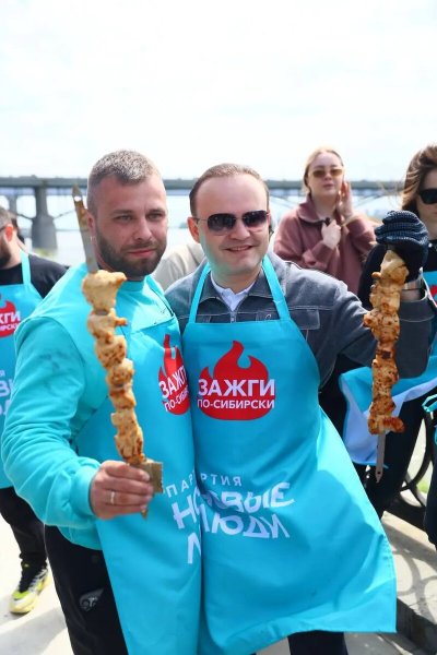 Мигранты призывают голосовать за «Новых людей» в Новосибирске: «халёсий человек, уважаемый»