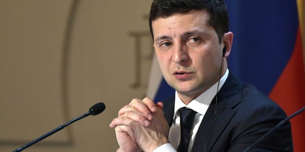 Поддержка США продолжается: теперь Зеленский обвиняет Байдена и благодарит Трампа