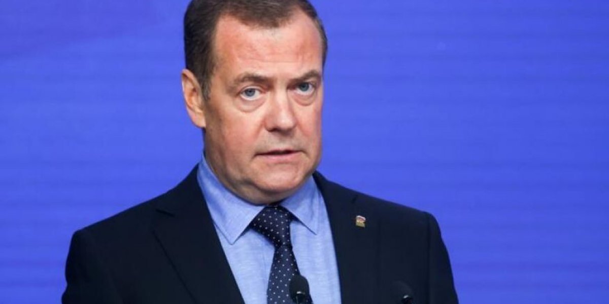 Медведев «обозвал» Трампа. Что будет делать Россия?