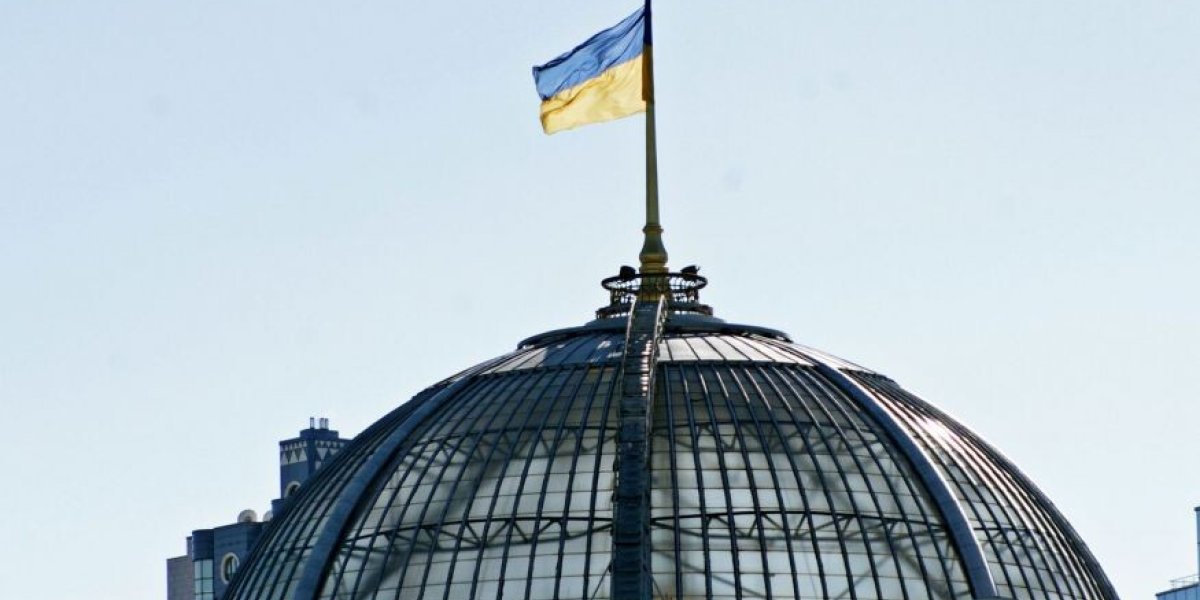 «Покажите украинский центр принятия решений»: почему ВС РФ не атакуют здание Верховной Рады или офиса Зеленского?