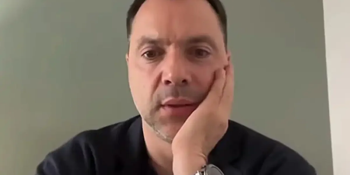 «Она обречена». Арестович назвал три смертельных удара, нанесенных Украине