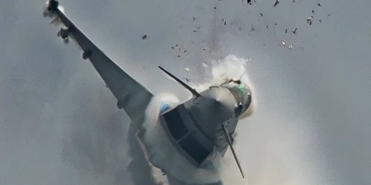 ВВС Испании пришлось объясняться за опасный манёвр F/A-18 во время авиашоу в Хихоне