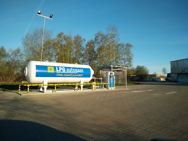 Бревно в своём глазу: Эстония не замечает российский LPG в латвийской обёртке