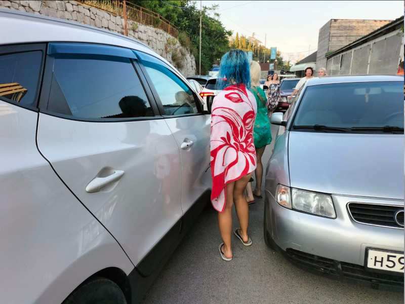В Анапе сезон провален, а что сейчас в Крыму? Побывали на ЮБК, показываю аншлаг