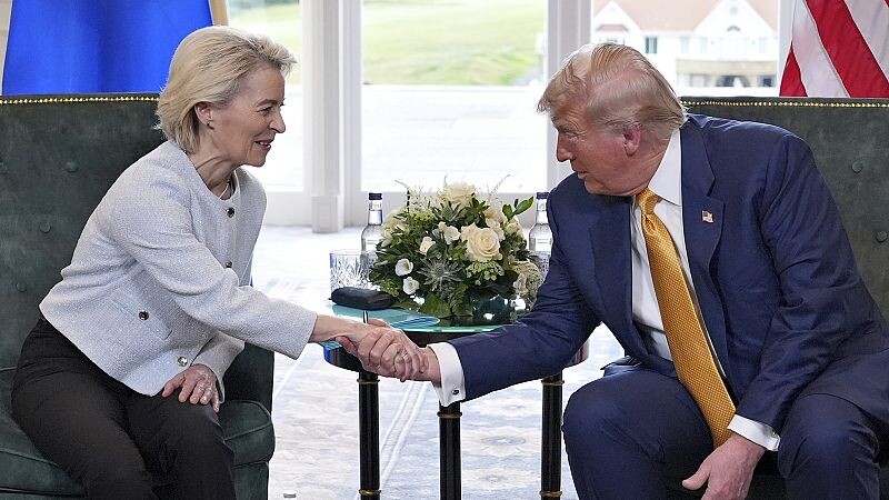 Фон дер Ляйен поблагодарила Трампа за насилие над ЕС: все могло быть гораздо хуже
