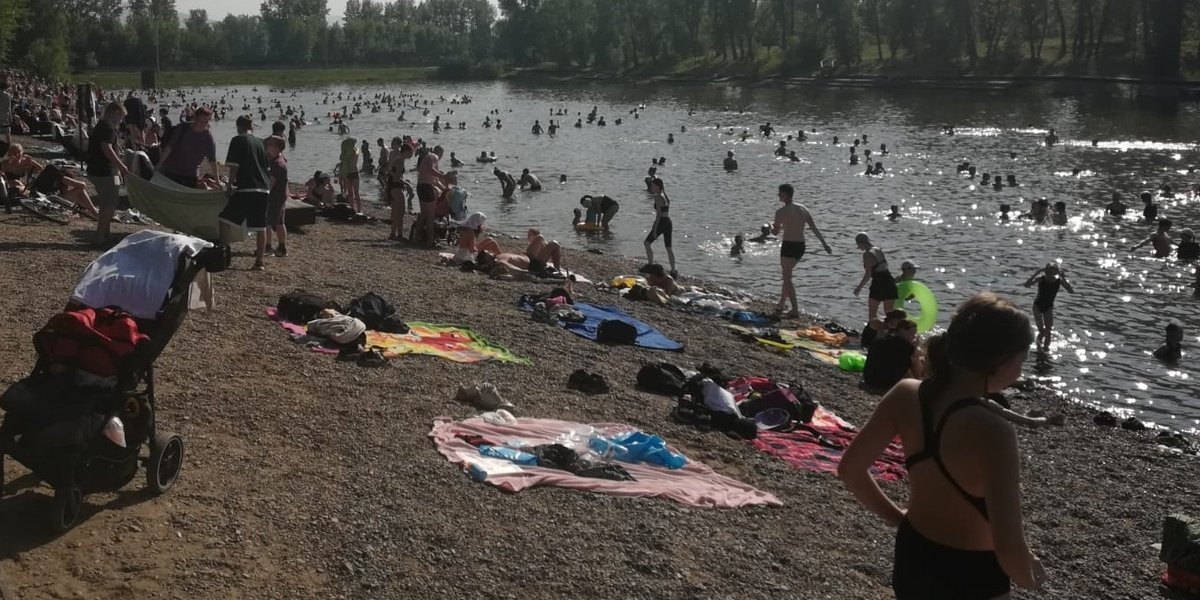 «Трогал школьниц под водой». В Ростове весь пляж отбивал отдыхавших на озере школьниц от извращенца