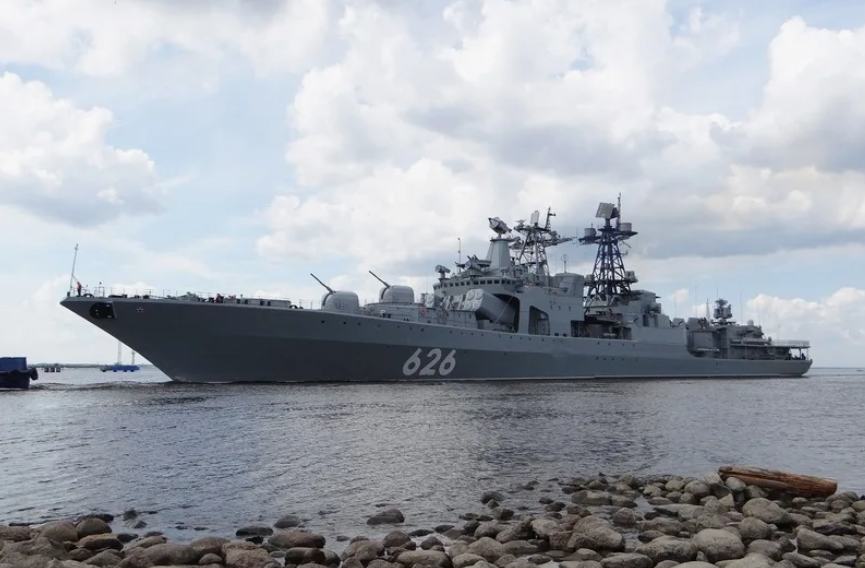 Внутреннее море НАТО, ага! Немцы ноют, что российский БПК несколько часов гонял как зайцев их ракетный фрегат и субмарину 5 июня 2025 года