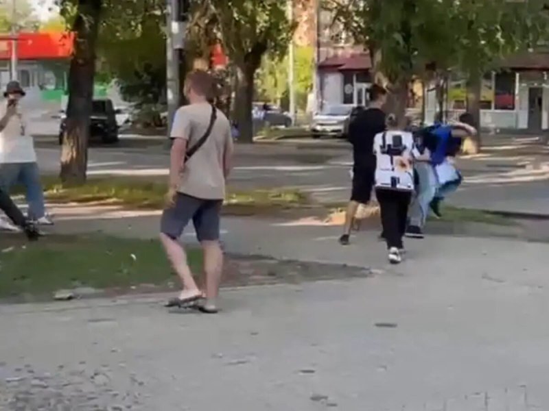 "Новые люди" побили единоросов в Новосибирске. А вы на чьей стороне?