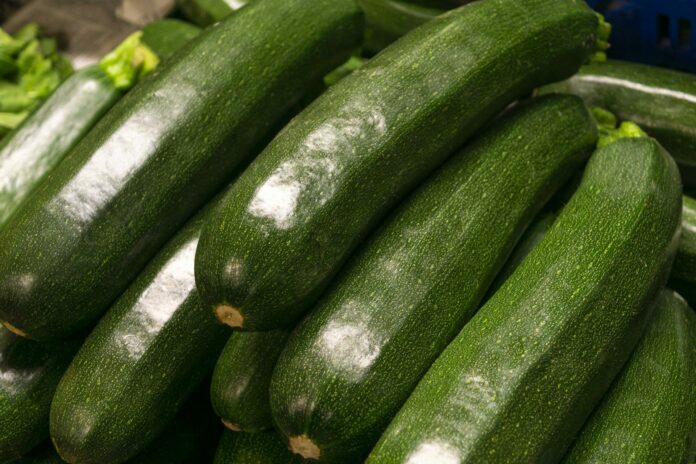 Все кабачки уходят на этот соус: вкуснее любых магазинных — готовлю на зиму с запасом
