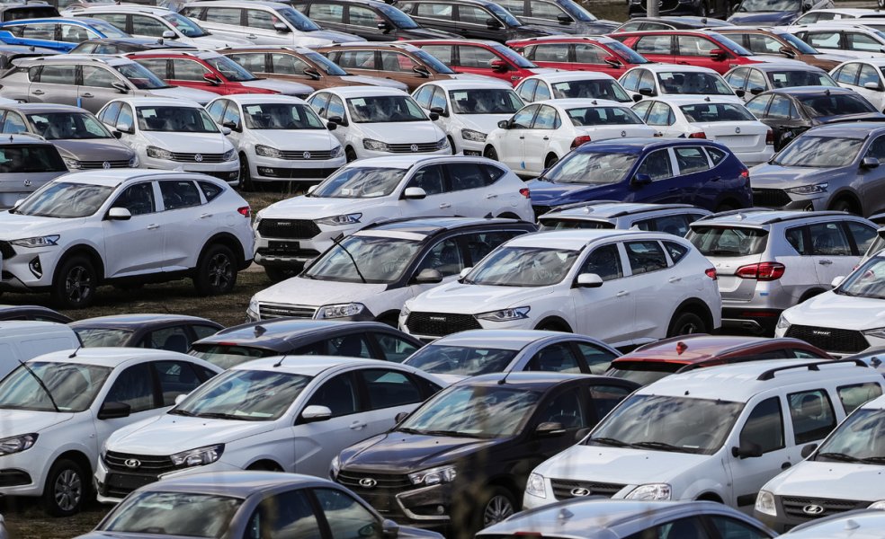 Российский автопром долго разогревался и перегрелся: хроника коллапса
