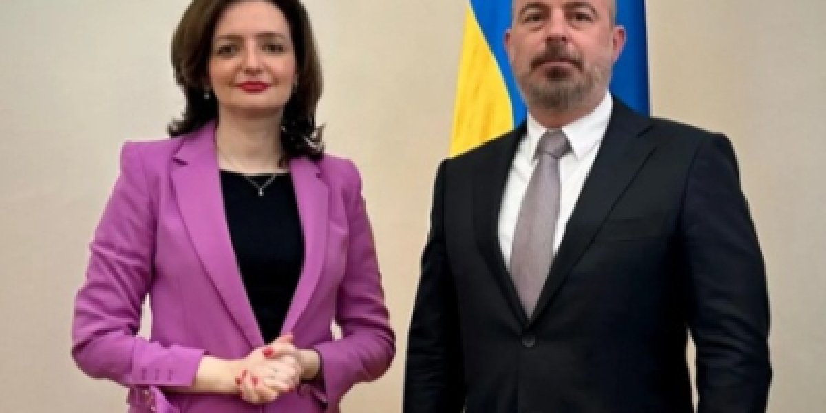 МИД Украины пригласил временного поверенного в делах США из-за заморозки военных поставок Вашингтона