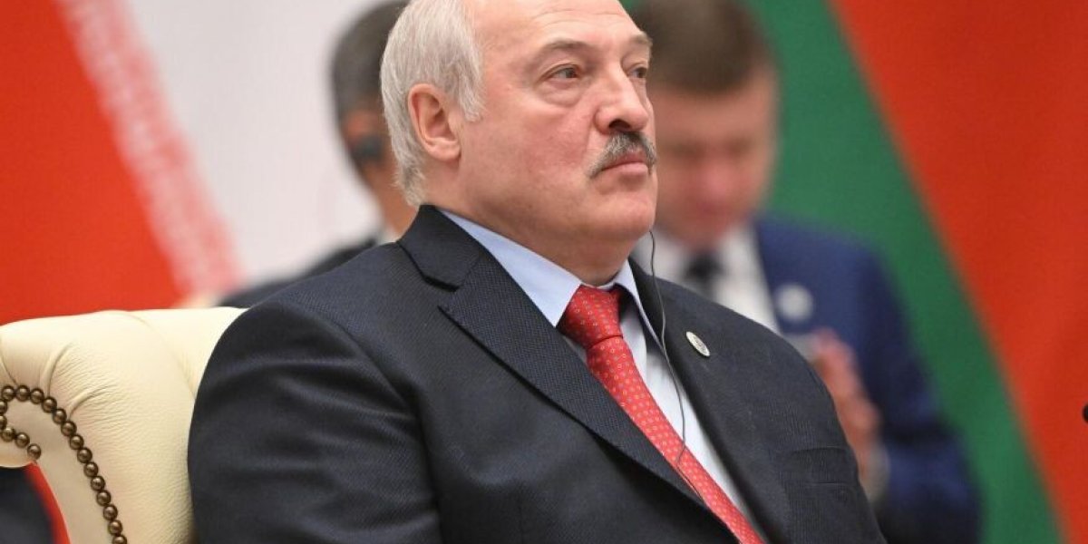 «Мы, потеряв свои традиции, принципы, нравы, развалили великую страну. Нужно объединяться»: Лукашенко